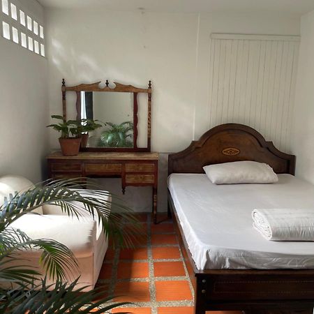 Hostal Casa Las Tias Medellín Exteriör bild