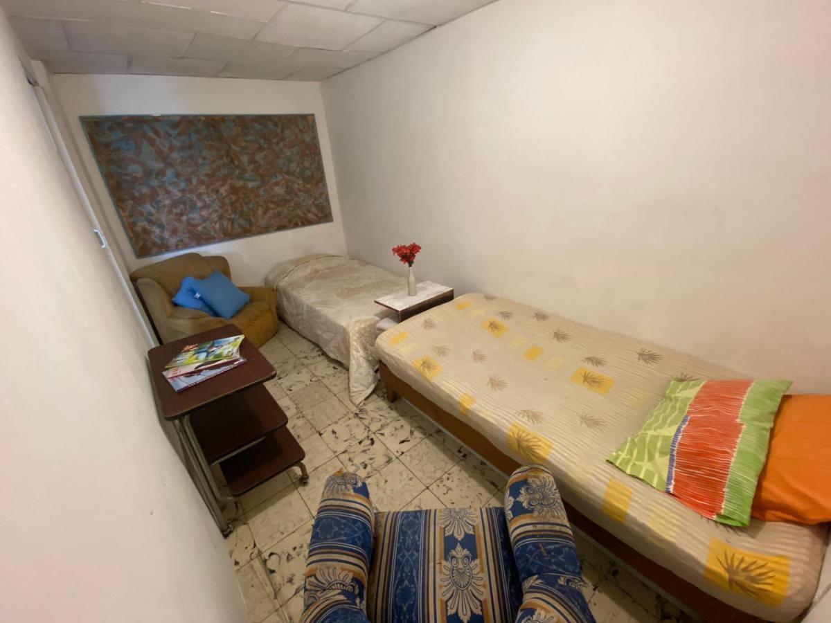 Hostal Casa Las Tias Medellín Exteriör bild