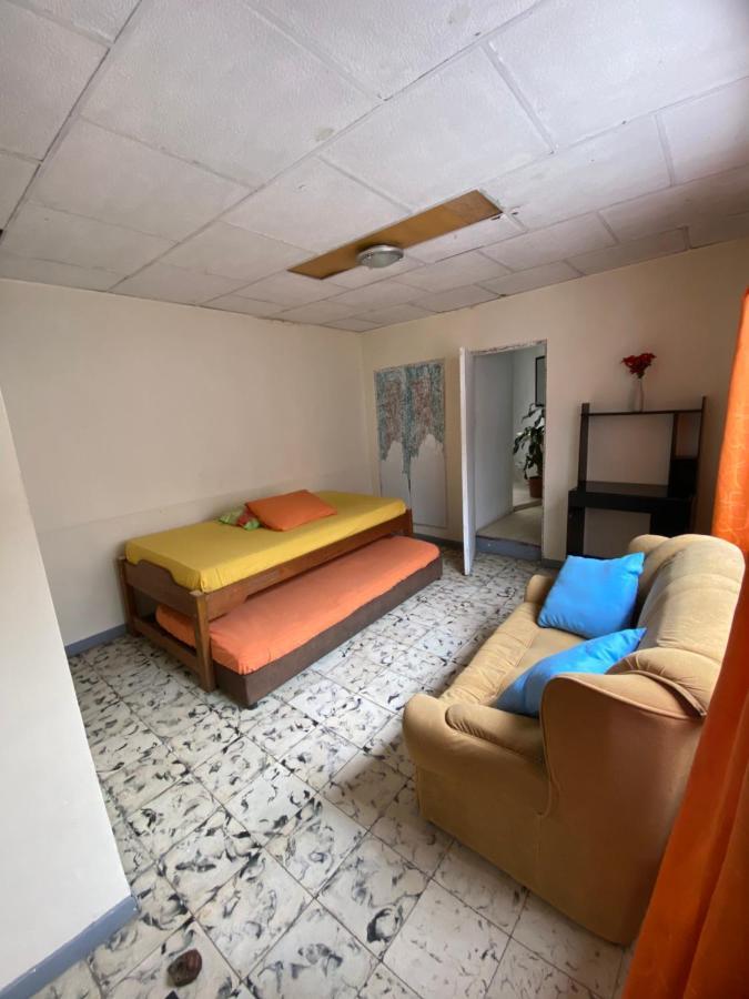Hostal Casa Las Tias Medellín Exteriör bild