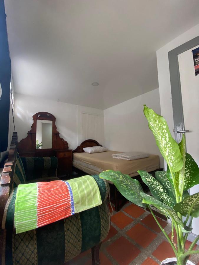 Hostal Casa Las Tias Medellín Exteriör bild