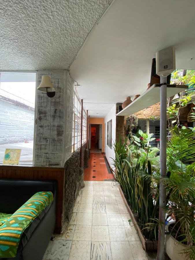 Hostal Casa Las Tias Medellín Exteriör bild