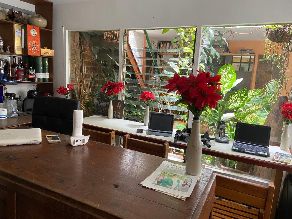 Hostal Casa Las Tias Medellín Exteriör bild