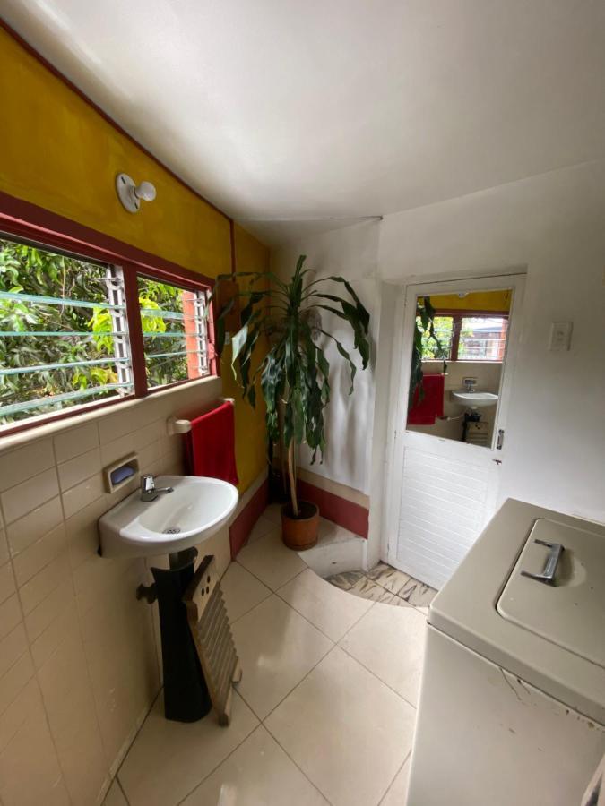Hostal Casa Las Tias Medellín Exteriör bild