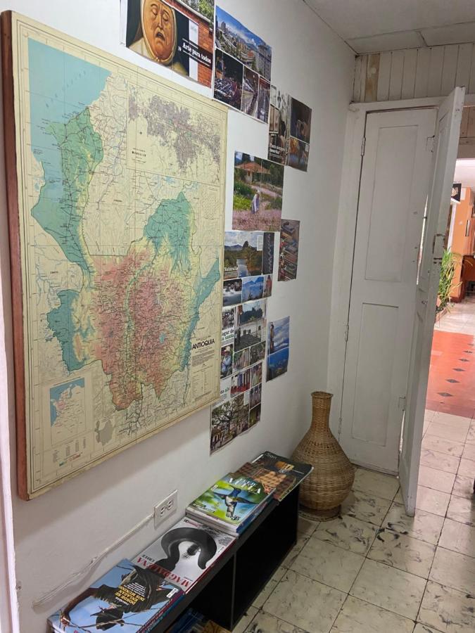 Hostal Casa Las Tias Medellín Exteriör bild