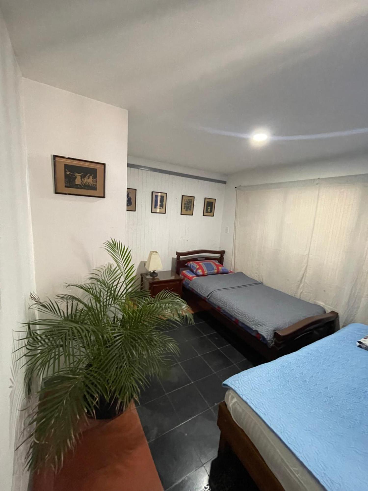 Hostal Casa Las Tias Medellín Exteriör bild